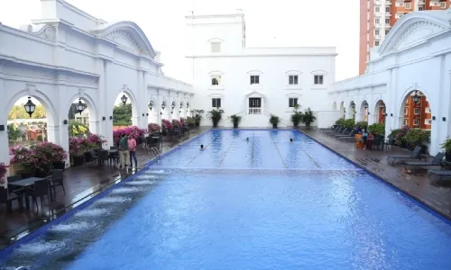 golden opulence amenities